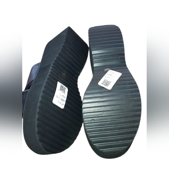 ASOS Black Crisscross Leather Sandals - Picture 4 of 6